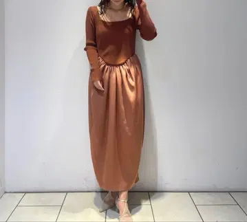 러그나무 문 니트 도킹 원피스