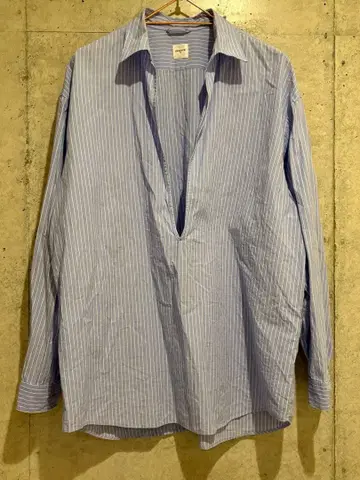 EDIFICE 스트라이프 스키퍼 V넥 루즈 셔츠