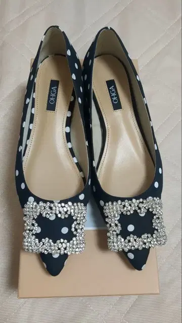 OHGA 도트 비쥬 펌프스 22cm 오가 블랙