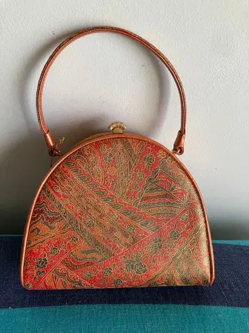 [ 일본 의류용 백 ] 천연 가죽 골드 컬러와 빨간색 무늬