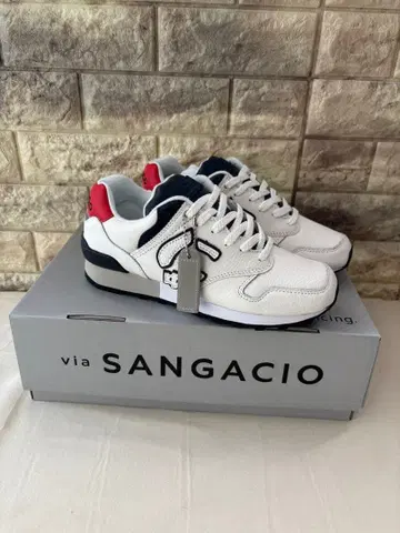 SANGACCHO 뉴즈 트리콜로르 10주년 기념 모델 28.5