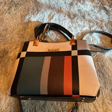 체크 무늬 숄더백