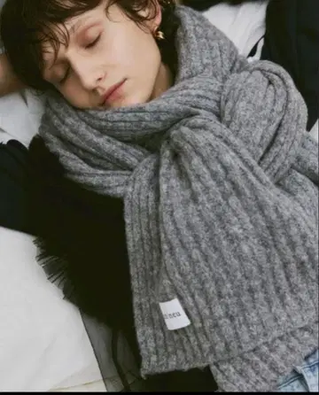 un/neu 리브 니트 빅 스톨