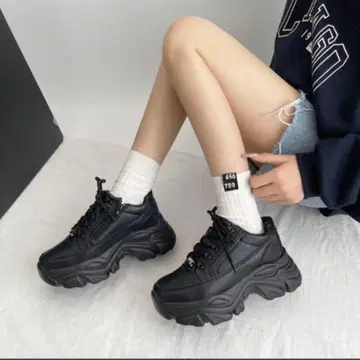 shoesincloset 1929 통굽 블랙스 스니커즈