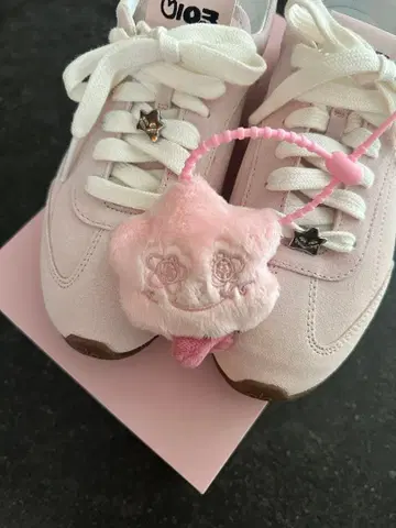 JISSO x Alo 콜라보 슈몬 키링