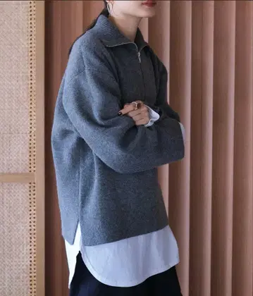 AKTE 그레이 하프 지퍼 니트 프리 사이즈