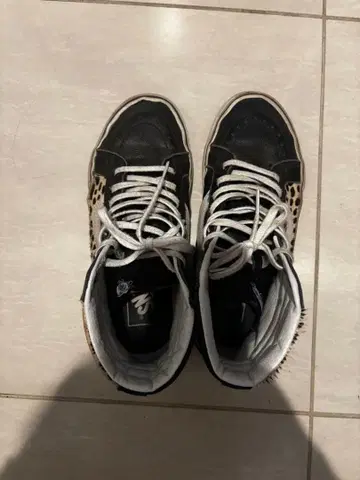 Vans 블랙 레오파드 무늬 하이컷 스니커즈