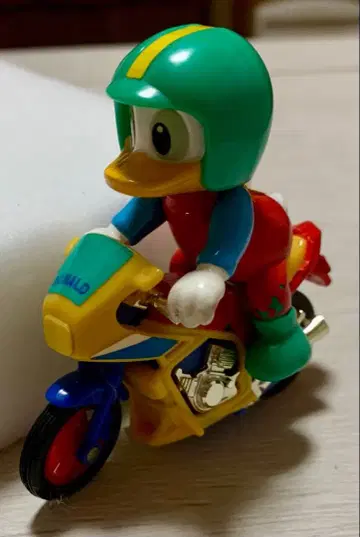 도널드 덕 바이크 피규어 레어