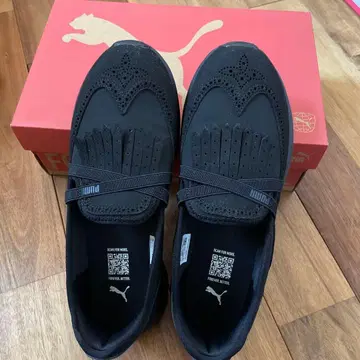 Puma 블랙 스니커즈 24.5