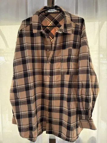 체크 무늬 긴팔 셔츠