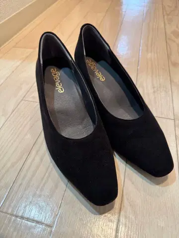 elevage 블랙 스틸레토 펌프스