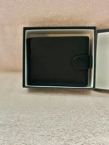 블랙 가죽 이단 접이식 지갑