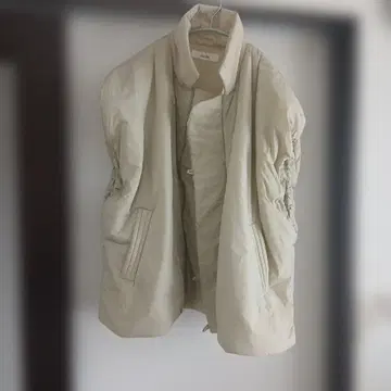 anuke*Volume Over Vest