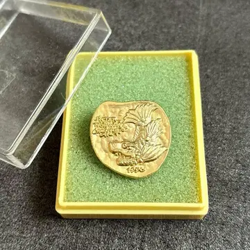 1990년 나고야성 금샤치 핀 배지