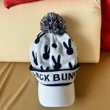 BLACK BUNNY 토끼 무늬 니트 모자