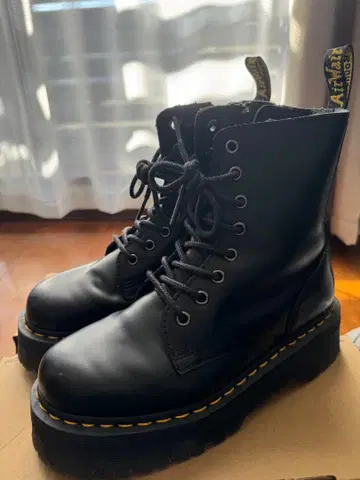 닥터 마틴 8홀 24cm