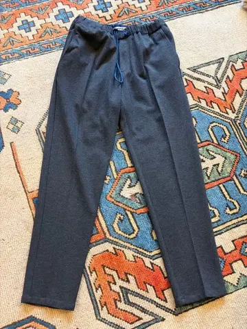 PERFECTION 스트레치 이지 트라우저스 CHARCOAL