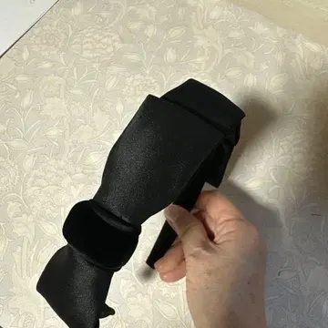 acca 블랙 새틴 리본 헤어밴드