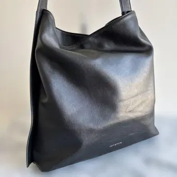 블랙 가죽 숄더백