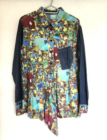 주의 있음 센소유니코 cube cube 긴팔 셔츠