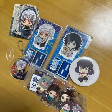귀멸의 칼날 아크릴 스탠드 커버 키링 캔뱃지 묶음 판매