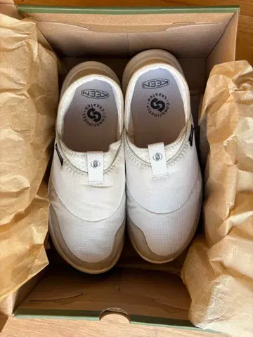 Keen WHYSER 슬립온 여성용 24.5