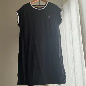 뉴발란스 T셔츠