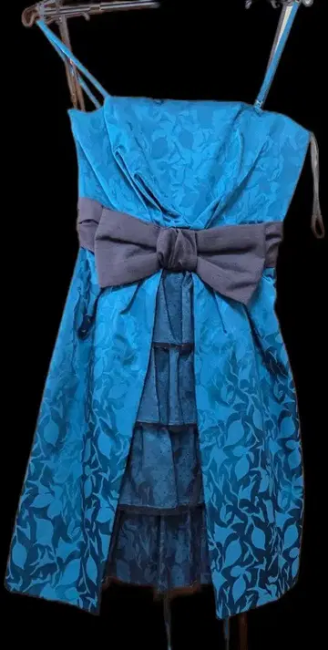 꽃무늬 슬리브리스 튜닉 파랑