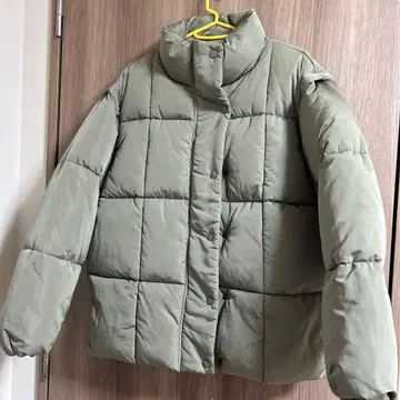 미사용 새상품 Helm 올리브 그린 다운 자켓