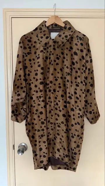 시어터 프로덕츠 달마시안 코트