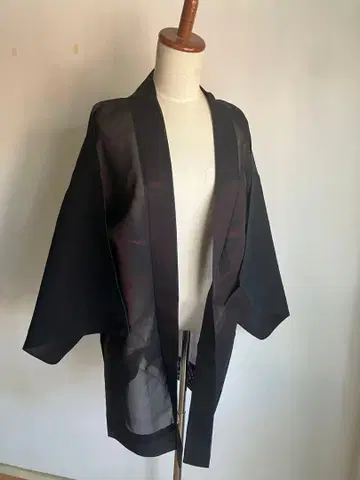 블랙과 주홍색의 멋진 샤 겉옷 (루즈한 사이즈)