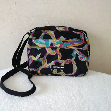 LEONARD 레오나르 스포츠 숄더백 컬러풀 스카프 패턴 경량