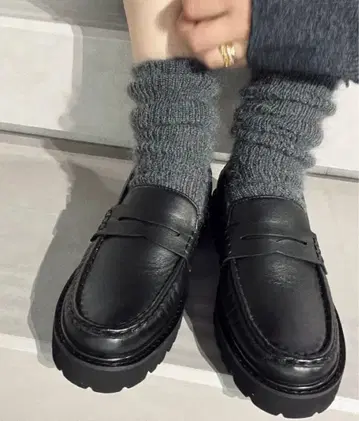 REMME 레메 볼륨 로퍼 프레임워크 가죽 신발 완판 37