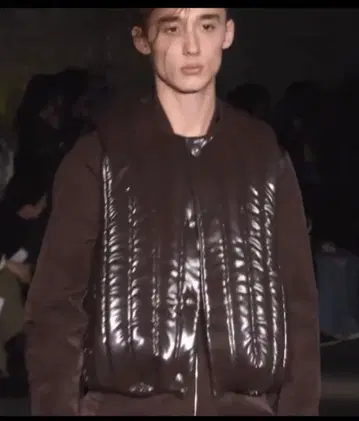 Omar Afridi 2023 패디드 서클 베스트 브라운 46