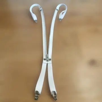 obelisk 화이트 서스펜더 지퍼 디자인