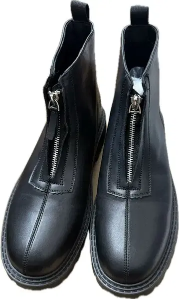 블랙 인조 가죽 지퍼 부츠 시착만 한 상품 미사용