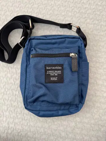 marimekko 네이비 숄더백