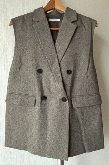 [ 미사용 새상품 ] 베이직 스톡 베스트 + 턱 팬츠 셋업 상품