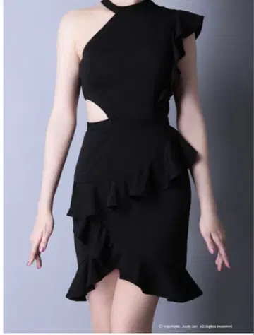 GLAMOROUS by Andy 블랙 프릴 드레스 M 사이즈