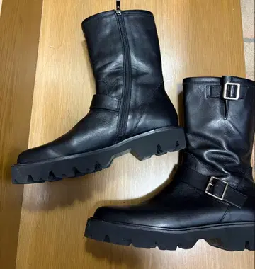 히미코 블랙 레더 미들 부츠 지퍼 포함