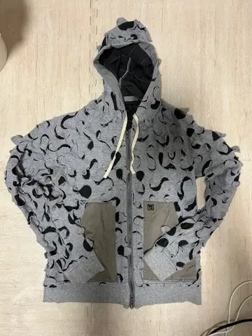 GRIFFIN HARTLAND 블레이드 컷 후드티