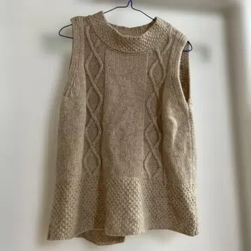 울 100% 케이블 짜임 니트 베스트 베이지 새상품급