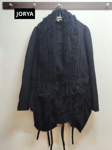 JORYA 블랙 프릴 부착 자켓 사이즈 4[FF]