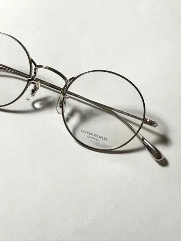 올리버 피플스 McClory 실버 라운드 안경