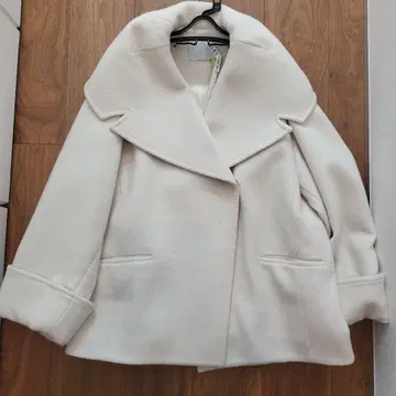 셀포드 빅 칼라 숏코트 아이보리 화이트