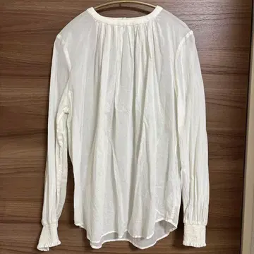 PLST 시어 턱 블라우스