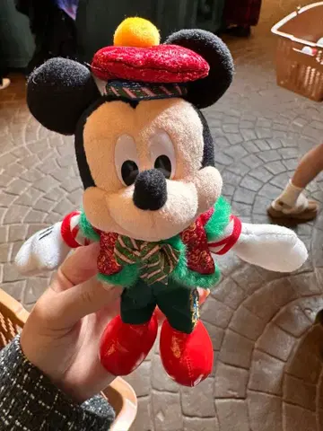 [신상] 2세트 퍼레이드 의상 미키 미니 인형 배지 새상품