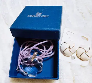 Swarovski 크리스탈 펜던트 목걸이와 귀찌 세트