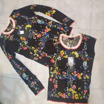 에스카다 꽃무늬 긴팔 상의 2벌 세트