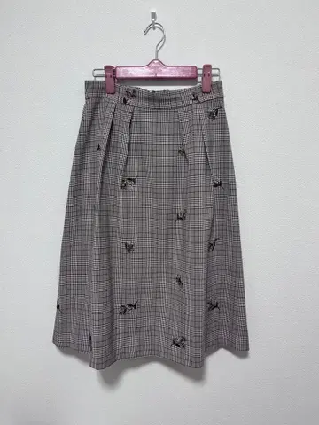 LAISSE PASSE 브라운 체크 자수 꽃무늬 플레어 스커트